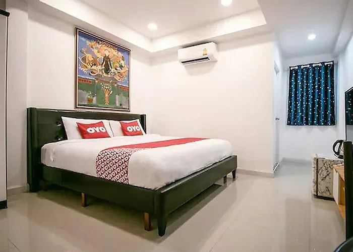 Oyo 568 Art Hua Lamphong מלון 2*