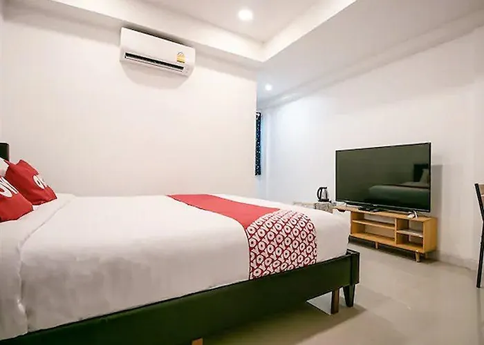 Oyo 568 Art Hua Lamphong מלון 2*