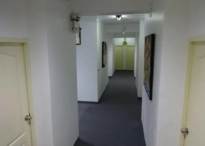 Oyo 568 Art Hua Lamphong מלון בנגקוק